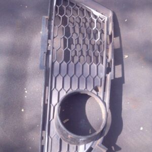 2006 BMW E90 Left Spotlight Cover – Used – main product image
