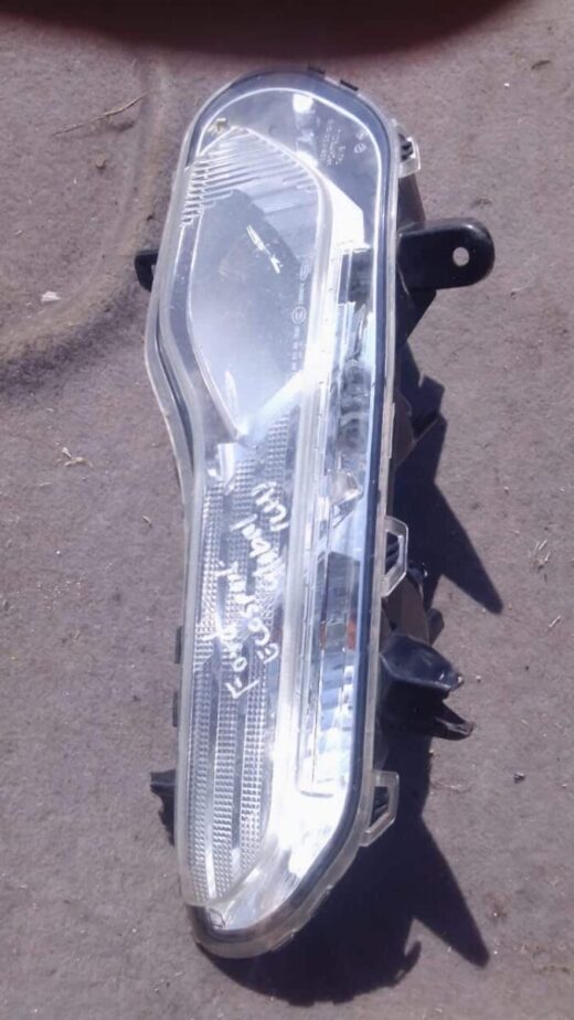 2013 Ford Kuga Right Spotlight - Used 2013 Ford Kuga Right Spotlight – Used – main product image
