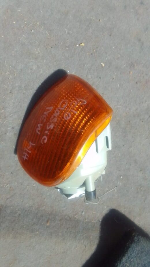 2000 Volkswagen Polo Classic Left Corner Light - Used Left corner light for Volkswagen Polo Classic, used, shown from front angle on white background.Left corner li