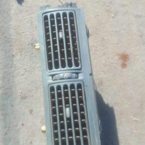 1998 Daewoo Cielo Centre Dash Air Vent – Used – main product image