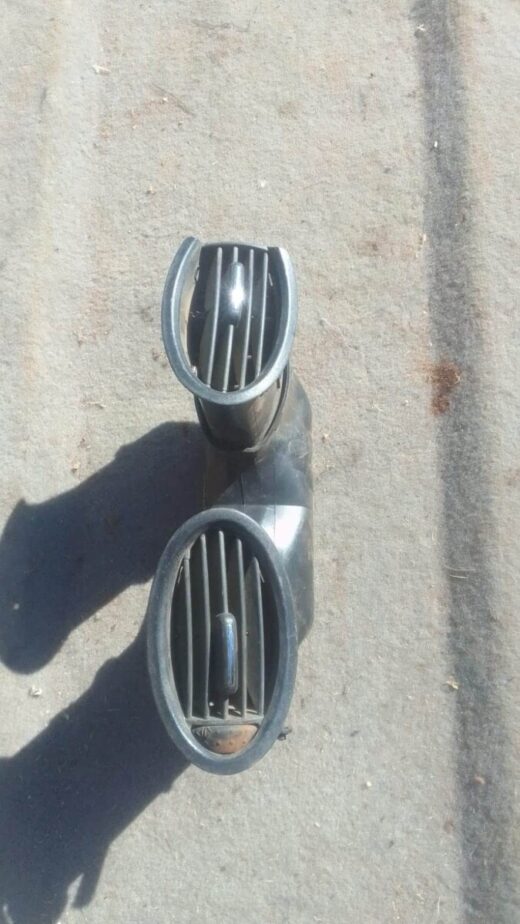 2002 Mercedes A160 W168 Centre Dash Air Vent - Used Used centre dash air vent for Mercedes A160 W168, shown from front angle.Used centre dash air vent for Mercede