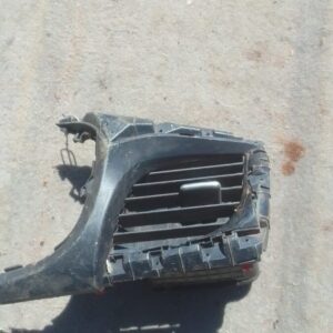 2016 Toyota Hilux Dash Airvent – Used – main product image