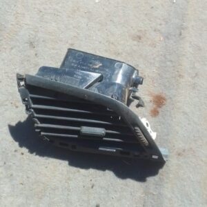 Left side dash air vent for Peugeot 207, visible front angle, used condition.Left side dash air vent for Peuge