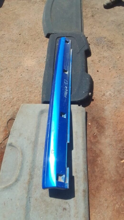 2006 Citroen C2 Right Side Skirt - Used 2006 Citroen C2 Right Side Skirt – Used – main product image