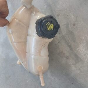 2016 Nissan Qashqai coolant bottle – main product image