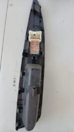 2016 NISSAN QASHQAI R/R WINDOW SWITCH – front view