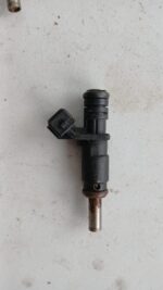 BMW X3 E83 2.5si Fuel Injector – front view