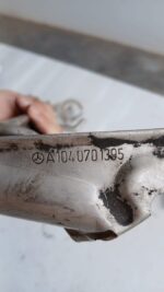 93 96 Mercedes R129 SL320 E320 S320 Fuel Rail 1040701395 – front view