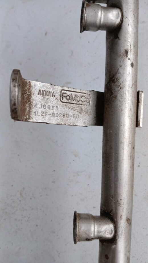 Landrover Discovery 3 Fuel Rail 1L2E9D280ED – front view