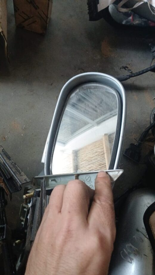 2009 Hyundai Azera Left Door Mirror – front view