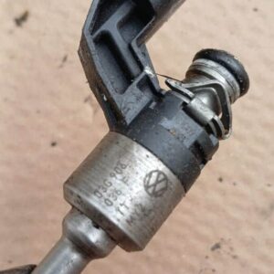 03C906036F Fuel Injector 08 13 VW Golf GDI – main product image