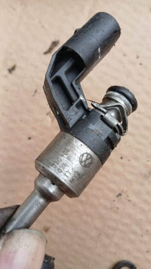 03C906036F Fuel Injector 08-13 Vw Golf Gdi 03C906036F Fuel Injector 08 13 VW Golf GDI – main product image