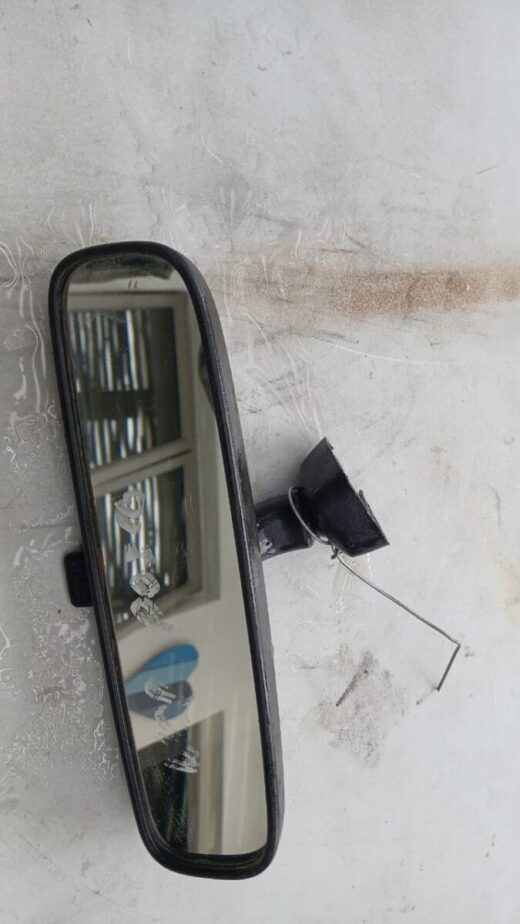 2003 Mitsubishi Pajero 3.2 Did Interior Rear View Mirror – side angle