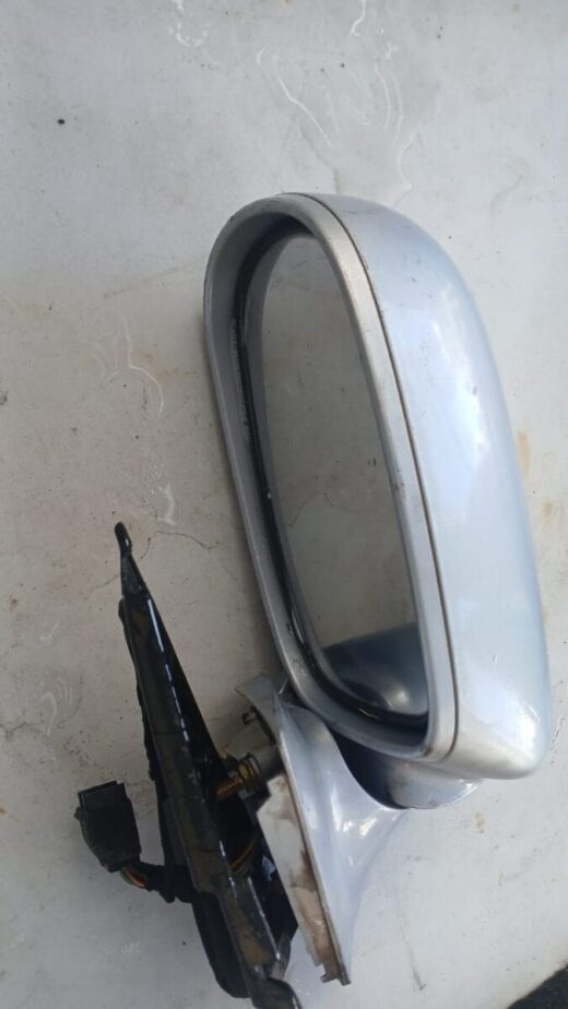 2009 Hyundai Azera Left Door Mirror – installed view