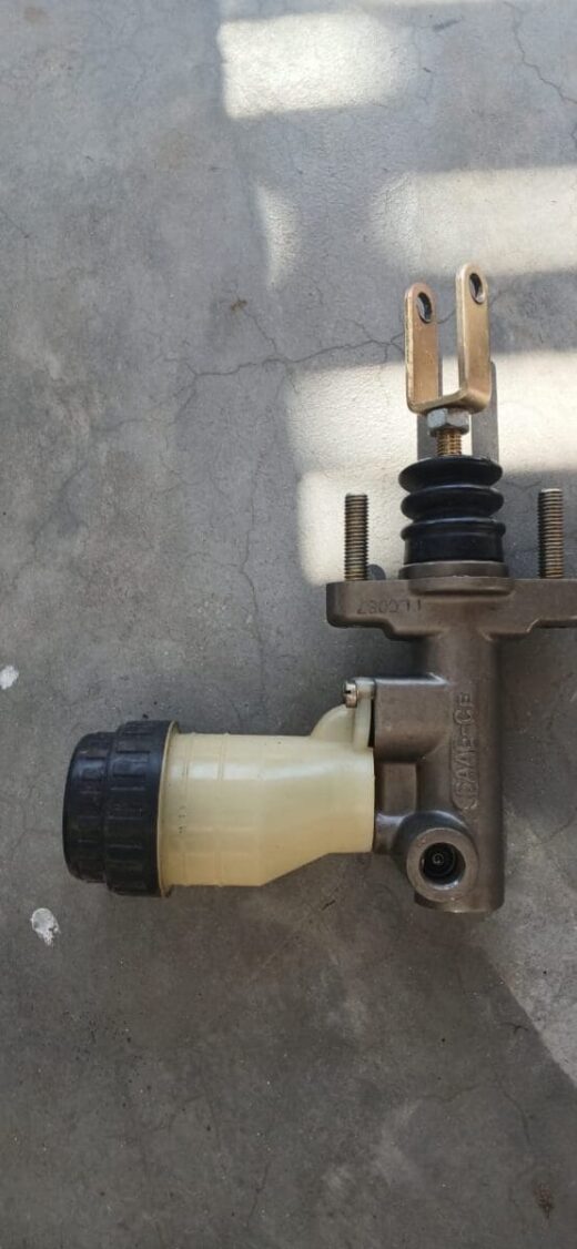 GWM 5 clutch slave cylinder – front view
