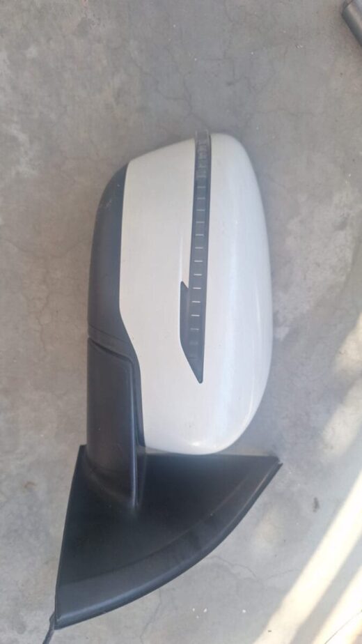 F89B597E-3D9D-45E8-B63C-25481F0475F6 2016 Nissan Qashqai R/H door mirror – main product image