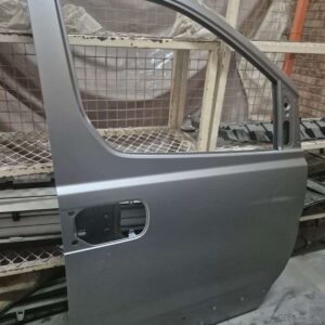 2015 Hyundai H1 Right Front Door Shell – main product image