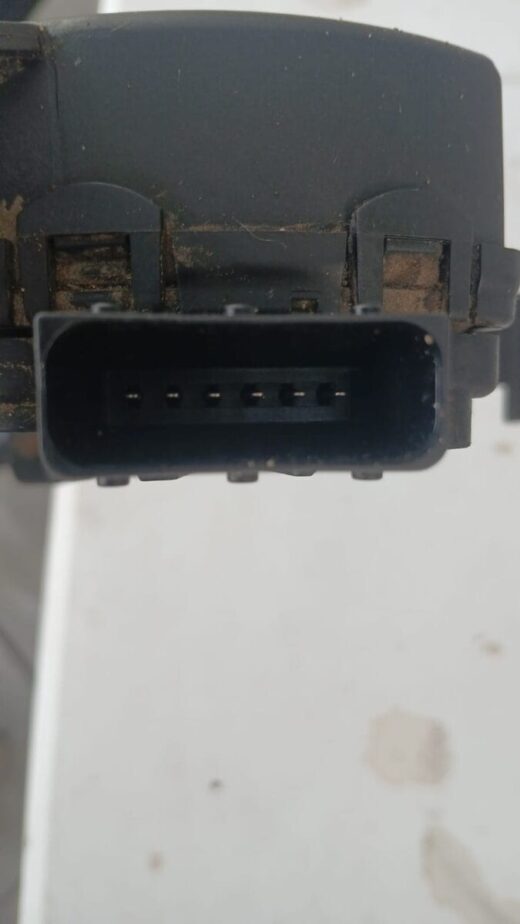 Nissan Navara 4l VQ40 Accelerator Pedal – side angle