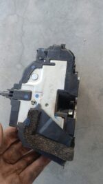 2016 Nissan Qashqai Left Front door Lock – side angle