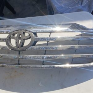 Toyota Hilux Damaged Grill – main product image