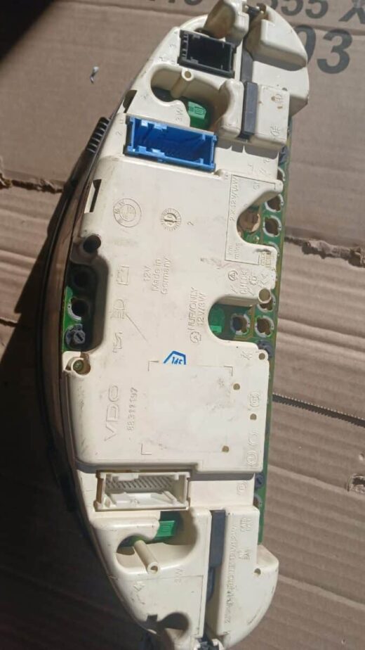 Used OEM Instrument Cluster BMW 3 (E36) 320i 8357764