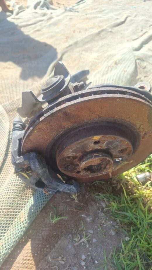 Genuine 2016 Nissan Qashqai R9M Right Front Hub & Brake Disc - Shop Now!