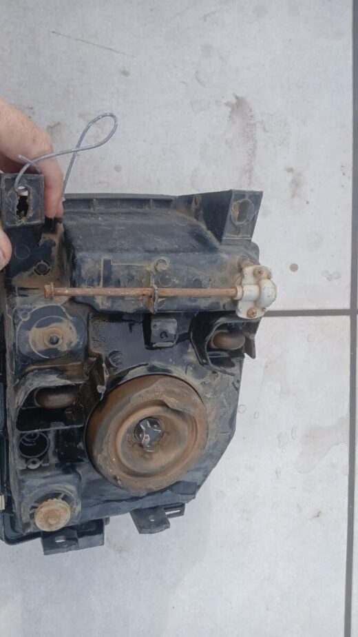 1998 Mitsubishi Pajero Left Headlight – OEM Used – side angle