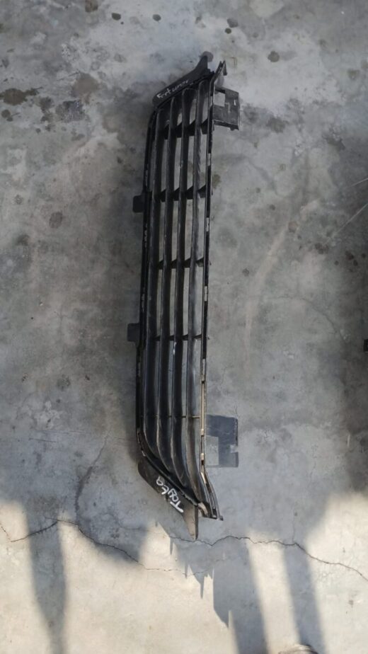Whatsapp Image 2025-06-10 At 15.24.01 (1) 2011 Toyota Fortuner Front Bumper Grill – main product image