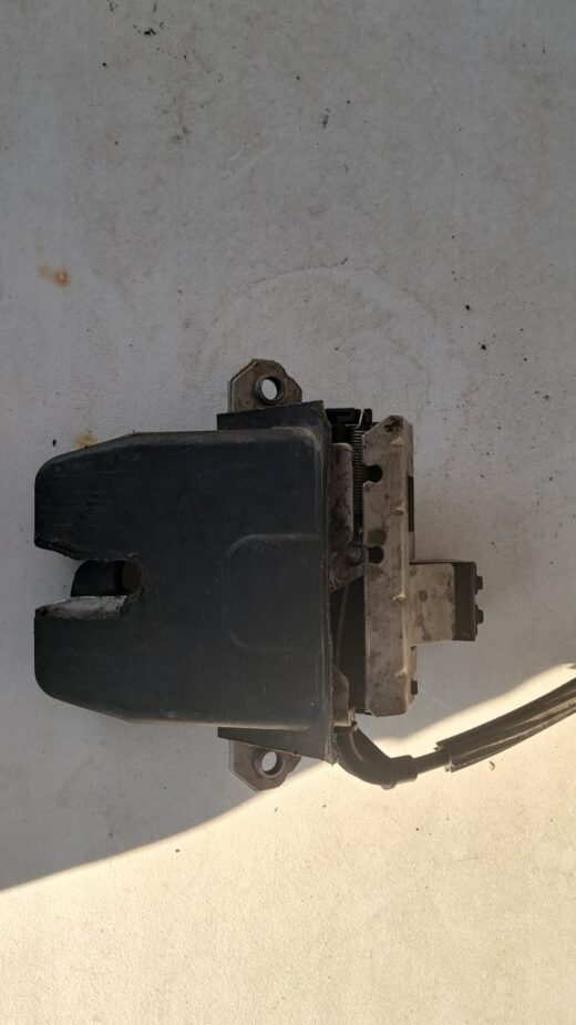 Range Rover Evoque 2011 tailgate lock used BJ32-442A66 – rear boot latch