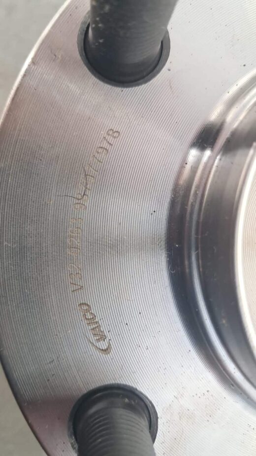 Mercedes W176 A250 hub new – front or rear OEM-quality wheel hub
