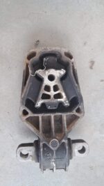 Mercedes W176 A250 engine mounting used – OEM support bracket