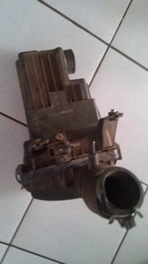 Used Daihatsu Granmax air filter box intake housing – genuine OEM part