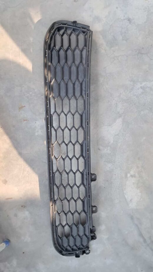 2022 Isuzu Kb Bumper Grill Used 2022 Isuzu KB Bumper Grill Used – Genuine OEM Isuzu Spare Part