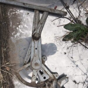 Toyota Verso Right Front Window Mechanism Used ™ | Brits Brothers™ Auto Parts – main product image