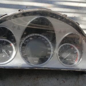 Mercedes W205 cluster used – Brits Brothers™ auto parts South Africa