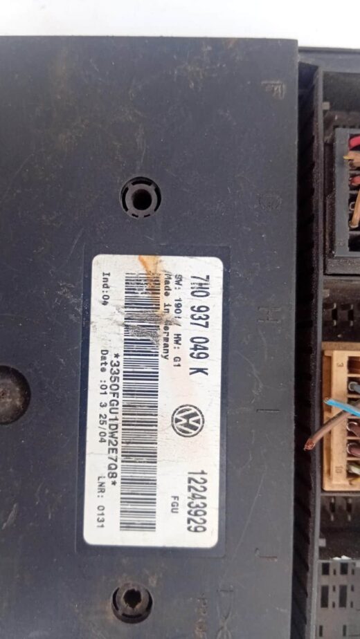 Original VW T5 Body Control Module 7H0937049K Used | Brits Brothers™ Official Auto Parts Supplier – front view