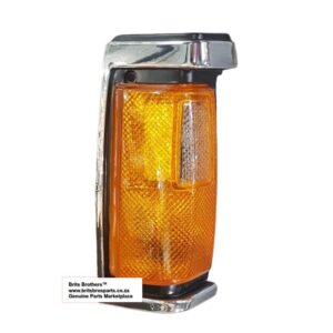 Nissan 1 Tonner RHS Corner Lamp 86 (Chrome) – main product image