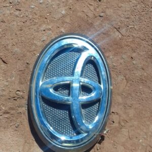 2010 Toyota Hilux Badge – Used – main product image