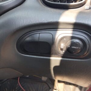 2000 Renault Clio Mirror Switch Used — OEM Adjustment Control | Brits Brothers™ Marketplace SA – main product imag