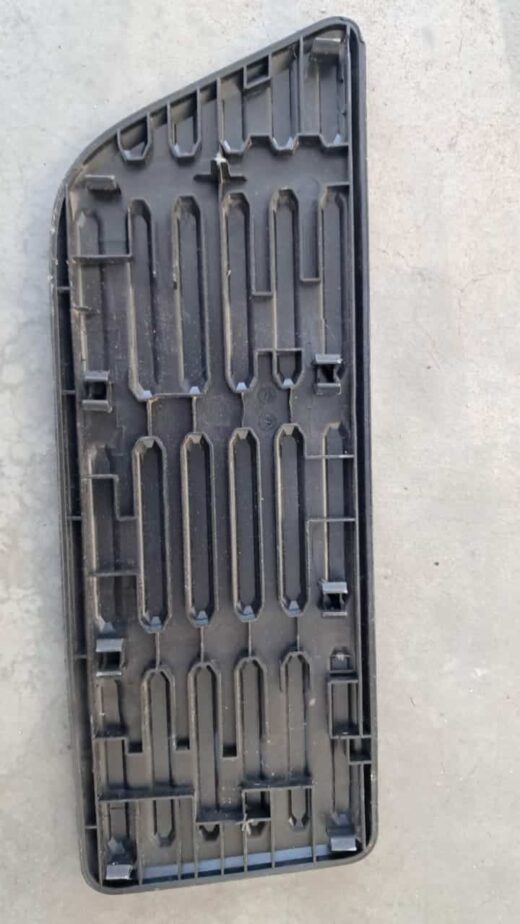 Rear Bumper Step Cover Used | Brits Brothers™ Auto Parts – front view