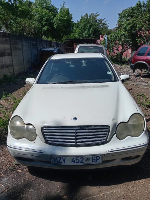 Mercedes Benz W203 C200 Kompressor Manual 6 Speed 111 Engine Stripping for Spares | Brits Brothers™ – installed view