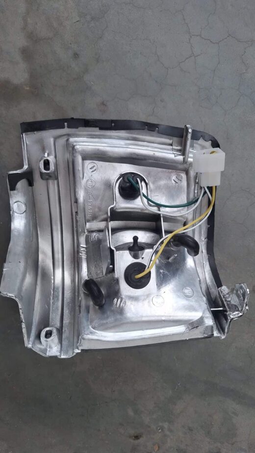 Toyota Cressida LHS Corner Light Brand New | Brits Brothers™ – front view