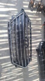 2018 Hyundai Elantra Grill (One Bracket Off) For Sale auto part product photo