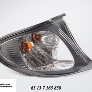Front Indicator BMW E46 Facelift White & Black Right auto part product photo