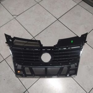 VW Passat OEM Main Grill auto part product photo
