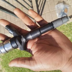 Toyota D4D 3 litre injectors with injector driver auto part product photo