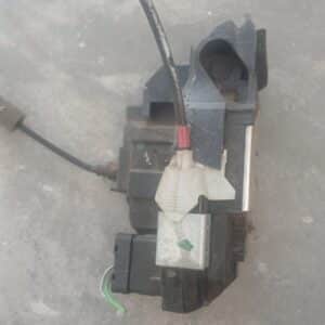 2016 Nissan Qashqai Right Rear Door Lock auto part product photo