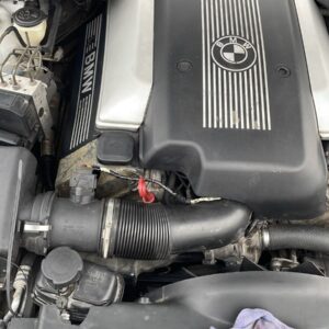 BMW E39 540i Breaking For Parts auto part photo 3