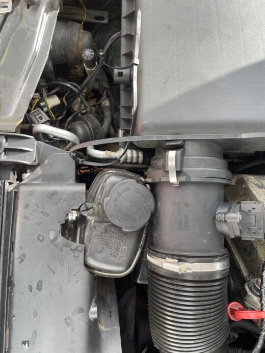 Whatsapp Image 2026-06-24 At 10.59.43 (2) BMW E39 540 Airflow Meter & Air Filter Housing auto part product photo