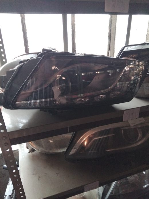 Img_20260708_160259.Jpg Audi Q5 headlamp auto part product photo